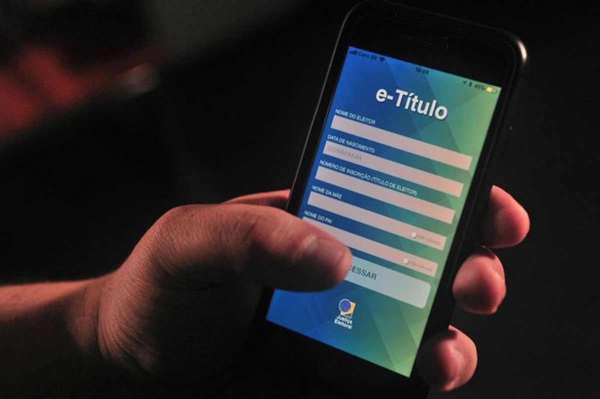 Eleitores têm até amanhã para baixar e atualizar o e-Título