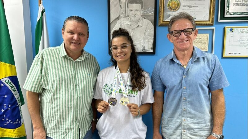 Campeões e promessas do esporte de Cariacica são recebidos pelo Prefeito Euclério Sampaio