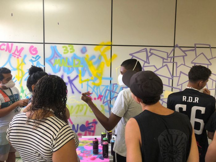 Da rua para a sala de atividades: a arte do grafite no Projovem