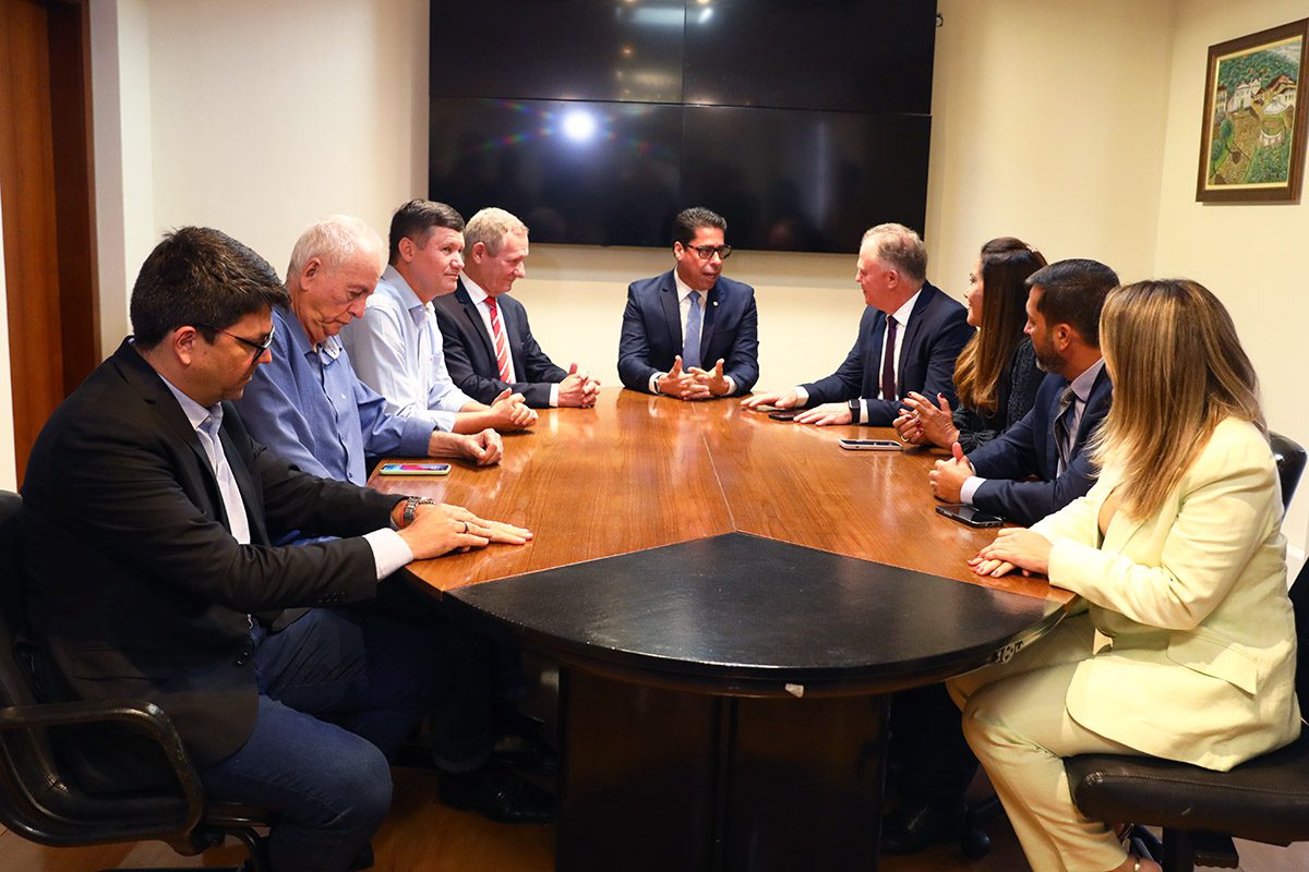 Assembleia Legislativa do ES promove almoço histórico para estreitar parcerias com Governador e Vice-Governador em prol do desenvolvimento do estado