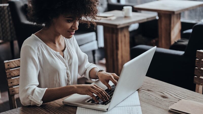 Processo seletivo da Serra oferece vagas para contratação de profissionais em diferentes setores