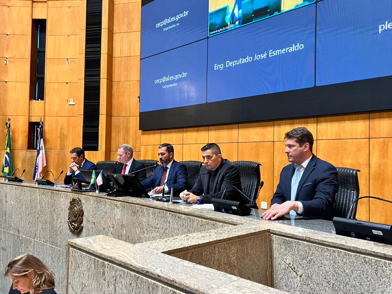 Comissão de Finanças recebe o relatório do Secretário de Estado para prestação de contas