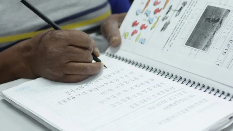 As inscrições para o programa de Educação de Jovens e Adultos (EJA) em Cariacica serão aceitas a partir de terça-feira (11)