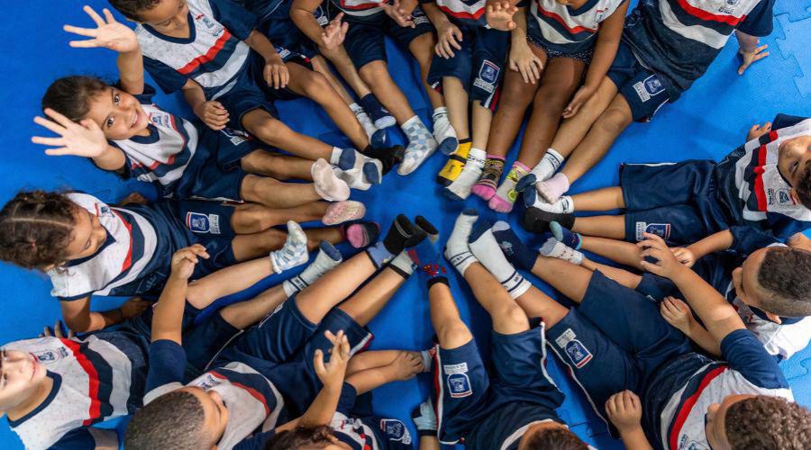 Meias coloridas e outras iniciativas são destaque na celebração do Dia Mundial da Síndrome de Down na escola