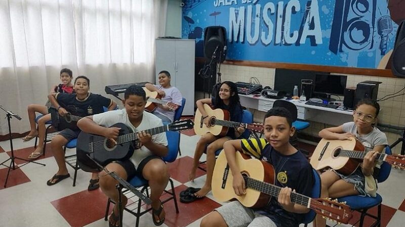 Centro Municipal das Juventudes oferece oportunidade de iniciação musical em oficinas
