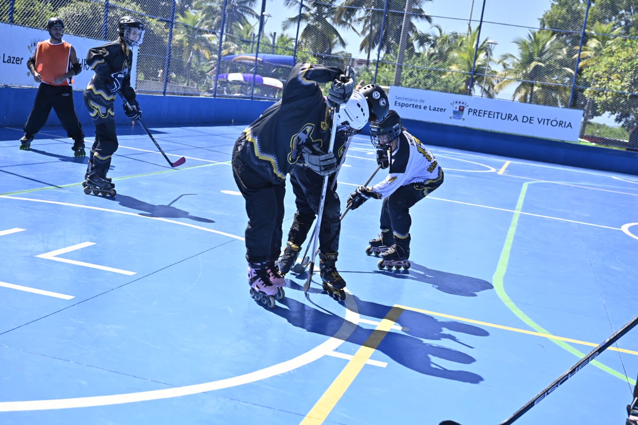 Pazolini estreia quadra inovadora para hóquei e patinação