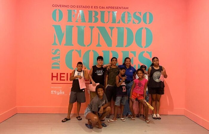 Exposição artística alemã é apresentada às crianças do Centro de Convivência