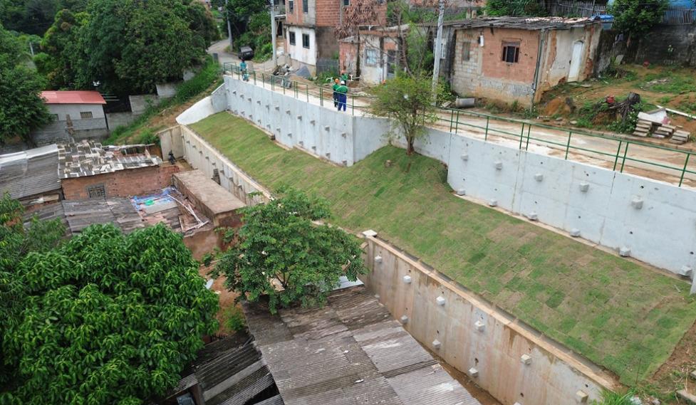 Prefeitura e Estado entregam obra de contenção da Avenida Elói da Penha, em Padre Gabriel, no valor de R$ 2,19 milhões