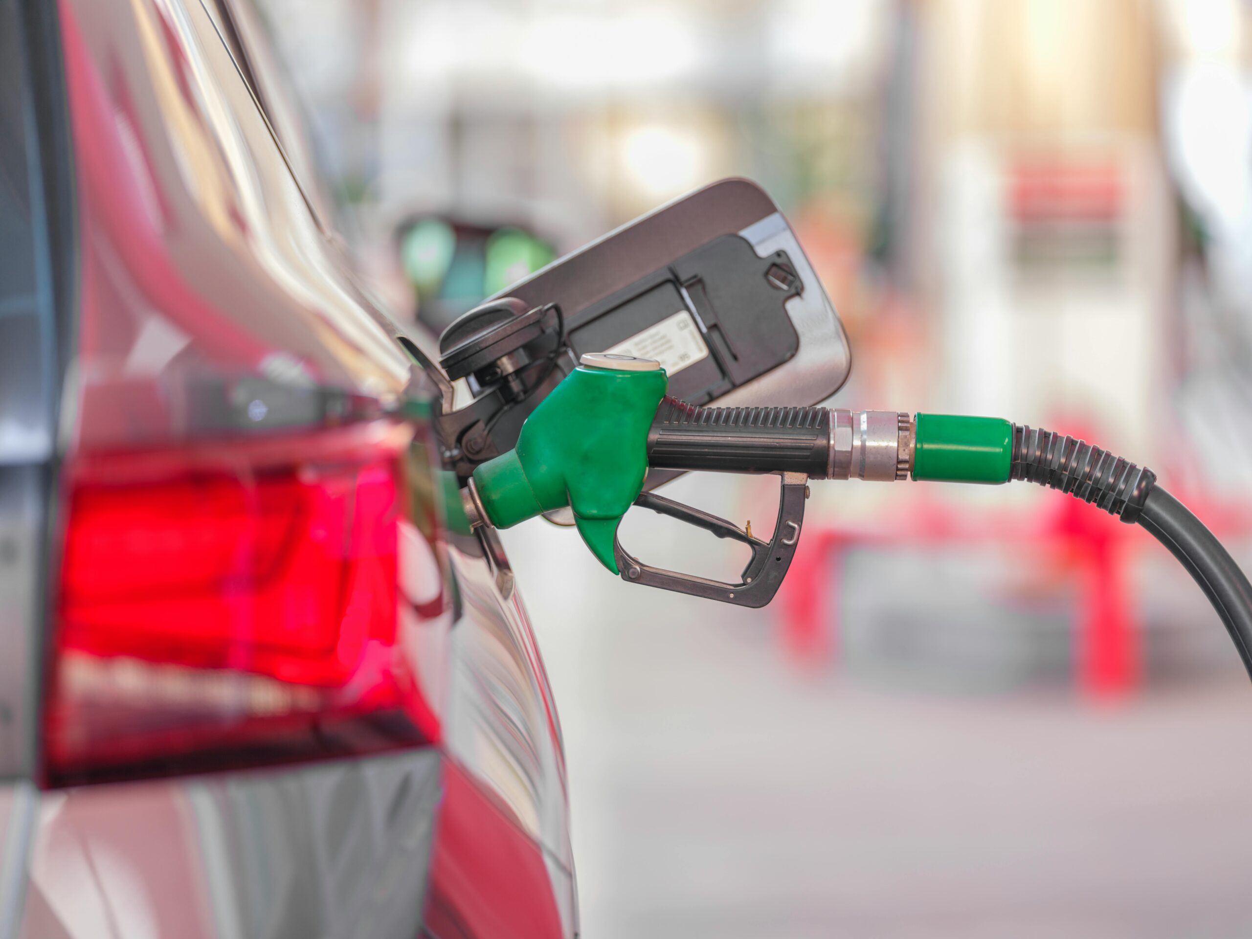 Aumento da mistura de biodiesel no diesel é adiado para amenizar alta nos preços dos alimentos.