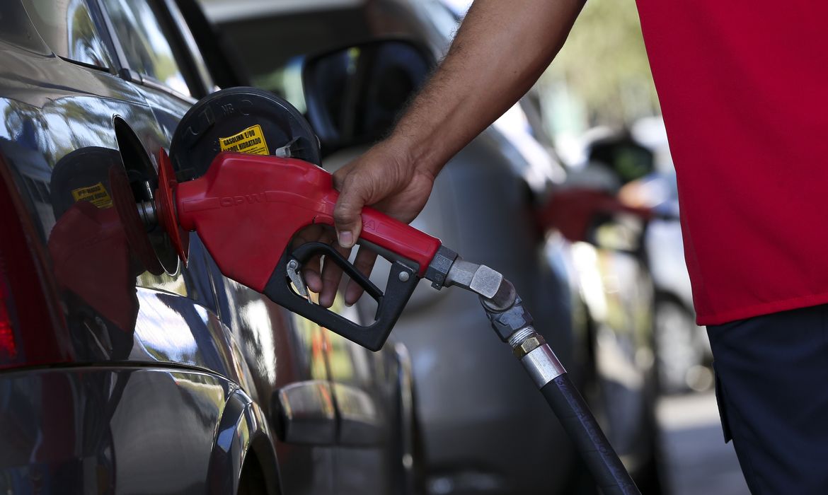 Gasolina com 30% de etanol recebe aprovação do Governo Federal: entenda o que pode mudar
