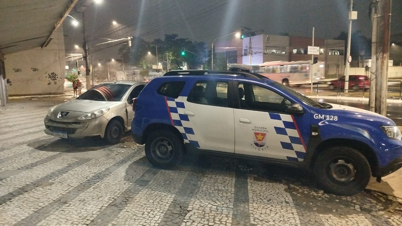 Guarda Municipal de Vitória prende ladrões e recupera carro de motorista de aplicativo
