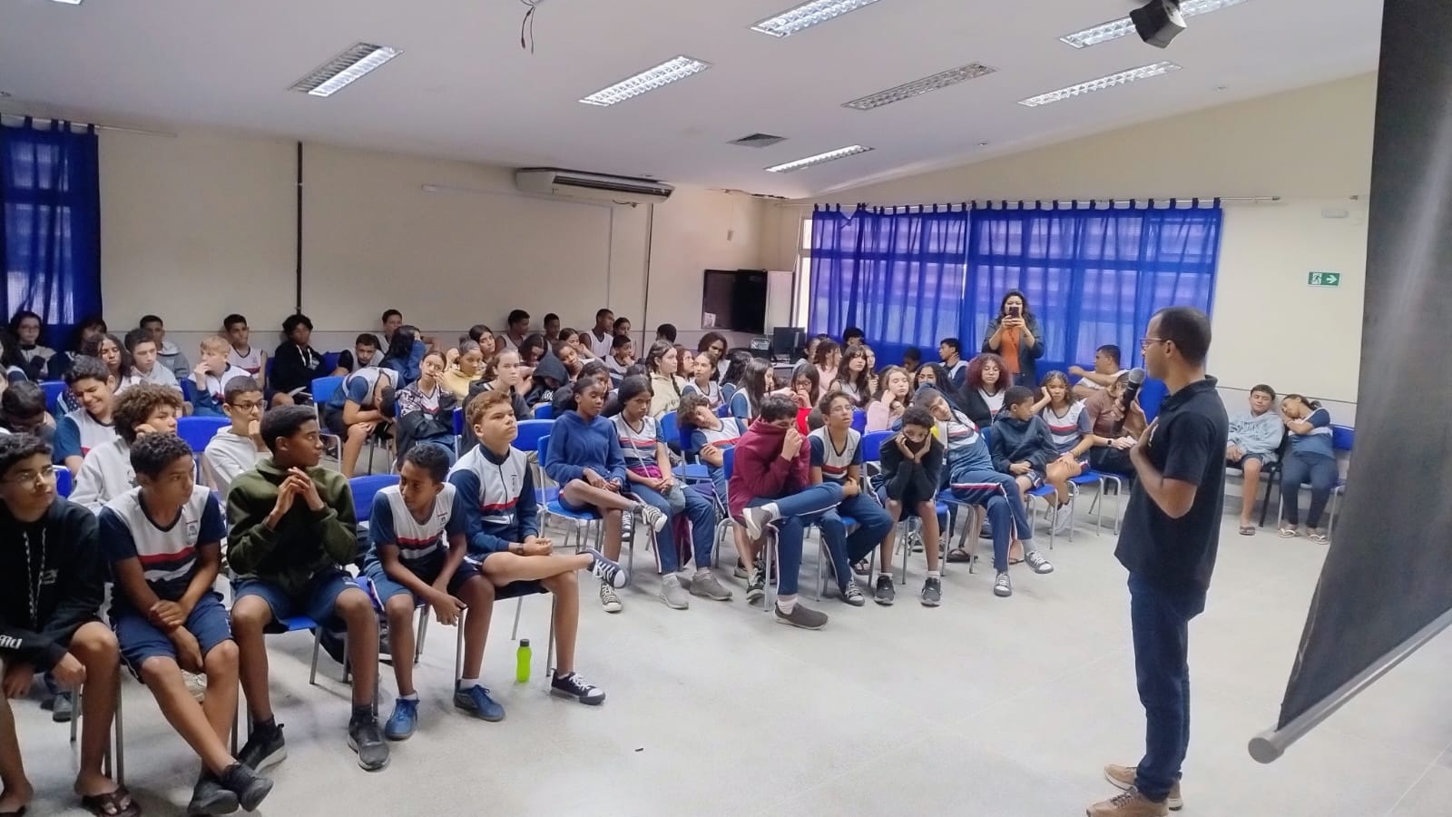 Palestra do Procon sobre consumo consciente mobiliza escolas de Vila Velha