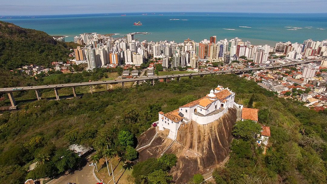 Sessão Solene em Vila Velha celebra 490 anos do município com entrega de honrarias