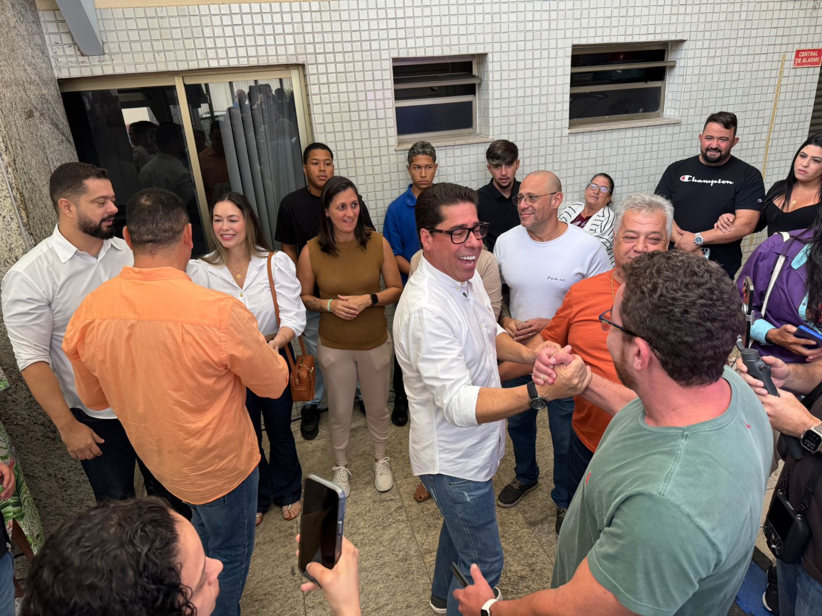 Marcelo Santos reúne mais de mil pessoas em prestação de contas