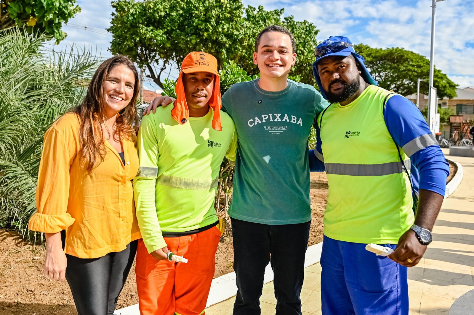 Praça ganha vida nova com entrega feita por Pazolini na capital