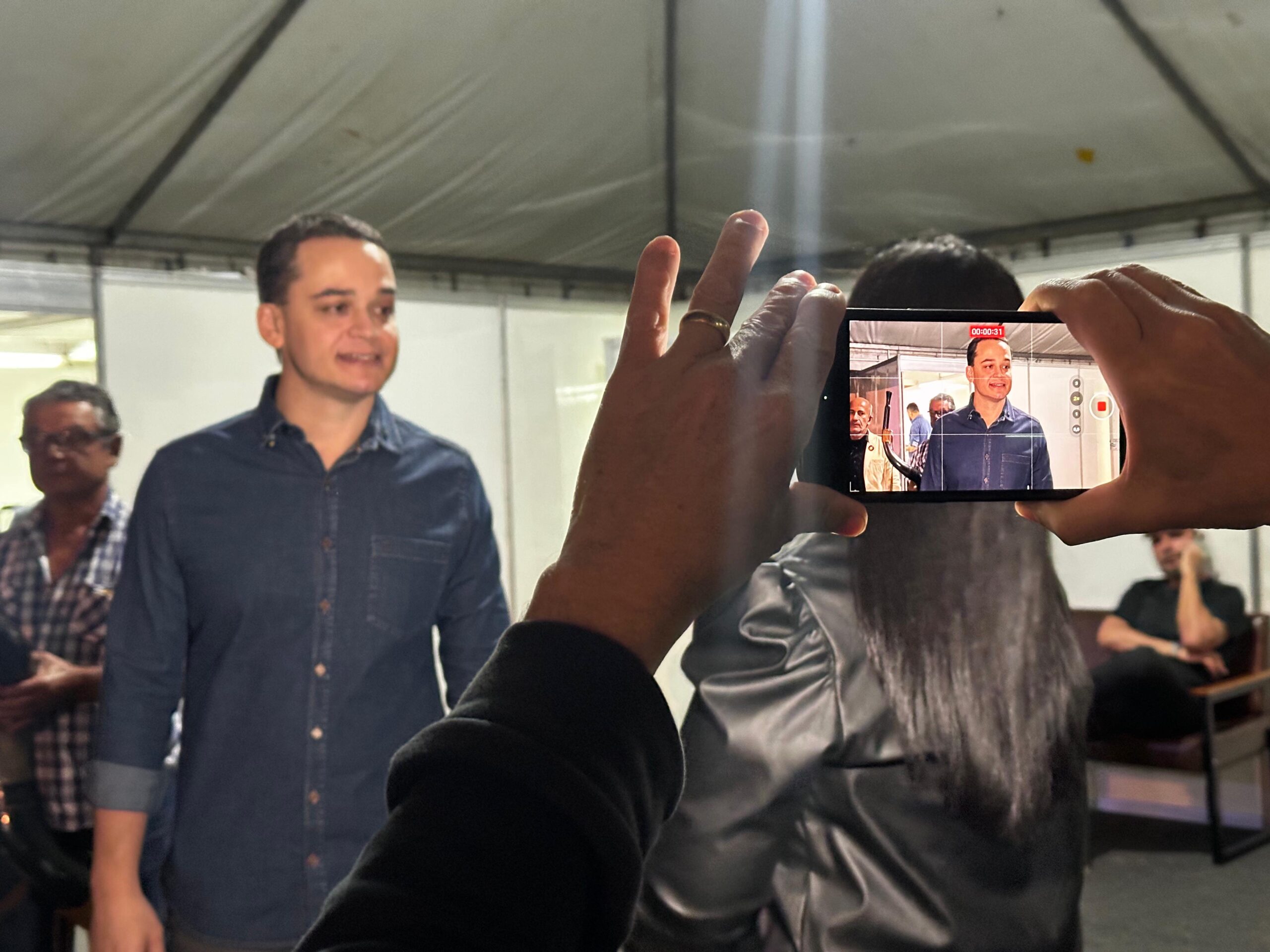 Pazolini marca presença no Fenaviola, em Colatina