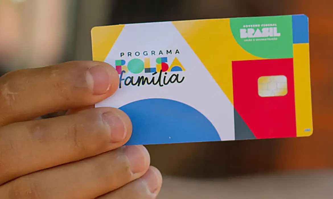 27 cidades do ES tem mais famílias no Bolsa Família do que trabalhadores com carteira assinada