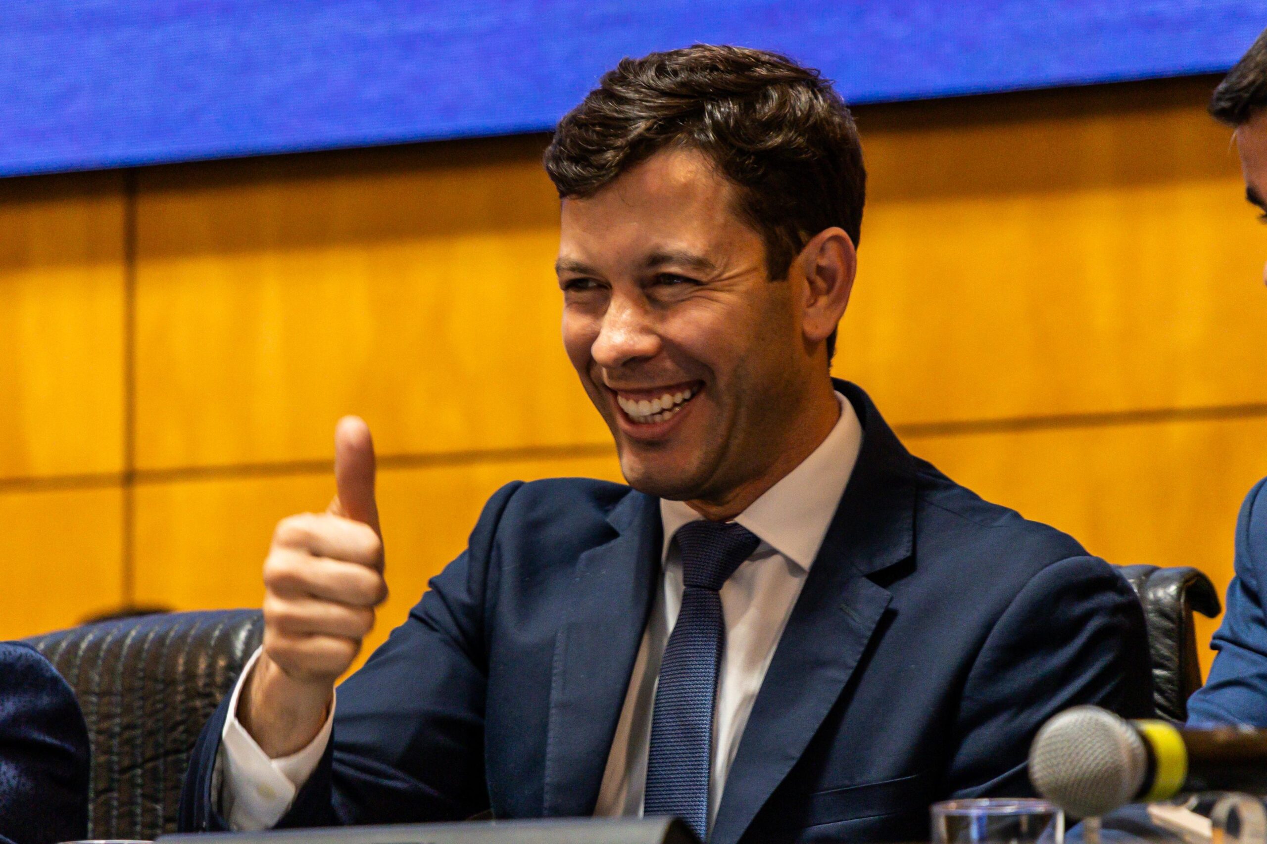 Arnaldinho Borgo é condecorado pela Ales e recebe a Ordem do Mérito Domingos Martins