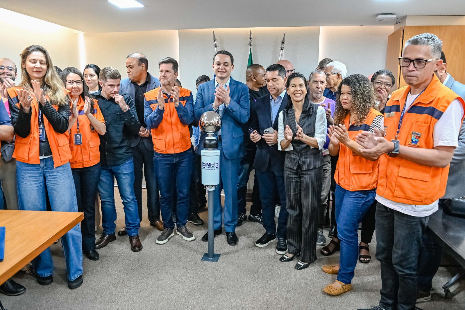 Pazolini entrega o primeiro Centro de Monitoramento de Raios do Espírito Santo