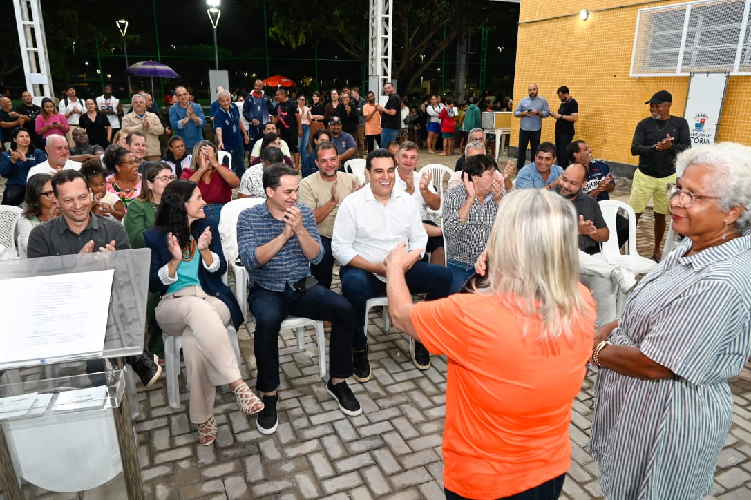Pazolini e lideranças comunitárias da Grande Goiabeiras inauguram nova da quadra do Hi-Fi
