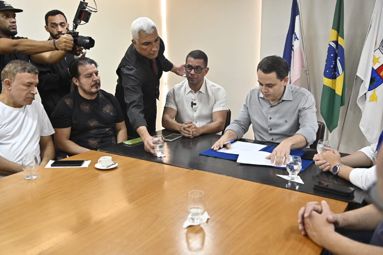 Pazolini sanciona lei que estabelece multas e sanções para invasões de propriedades no município