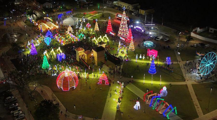 Vila Natalina ilumina a Prainha e segue aberta ao público até 6 de janeiro