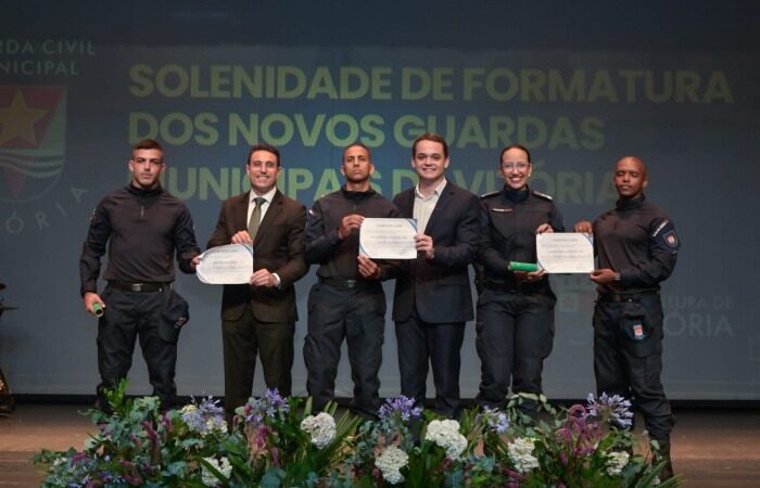 Emoção e orgulho marcam formatura de 102 novos guardas municipais em Vitória