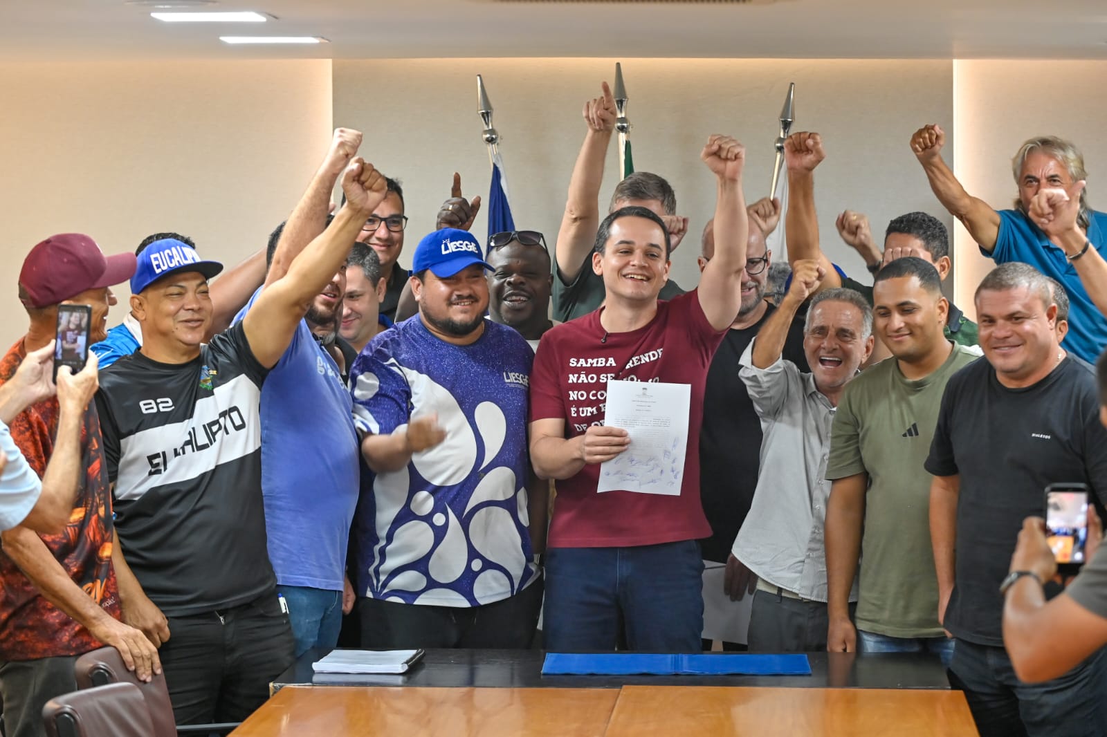 Pazolini assina ordem de serviço para a Cidade do Samba, maior investimento do Carnaval Capixaba