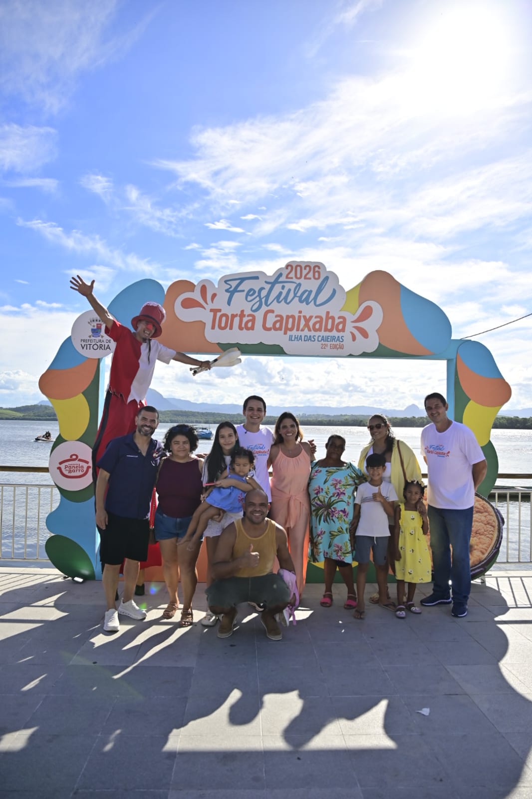 Pazolini participa do Festival da Torta Capixaba na Ilha das Caieiras na Sexta-feira da Paixão