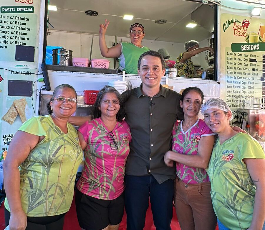 Lorenzo Pazolini vai à feira de Campo Grande, ouve demandas e sente apoio popular