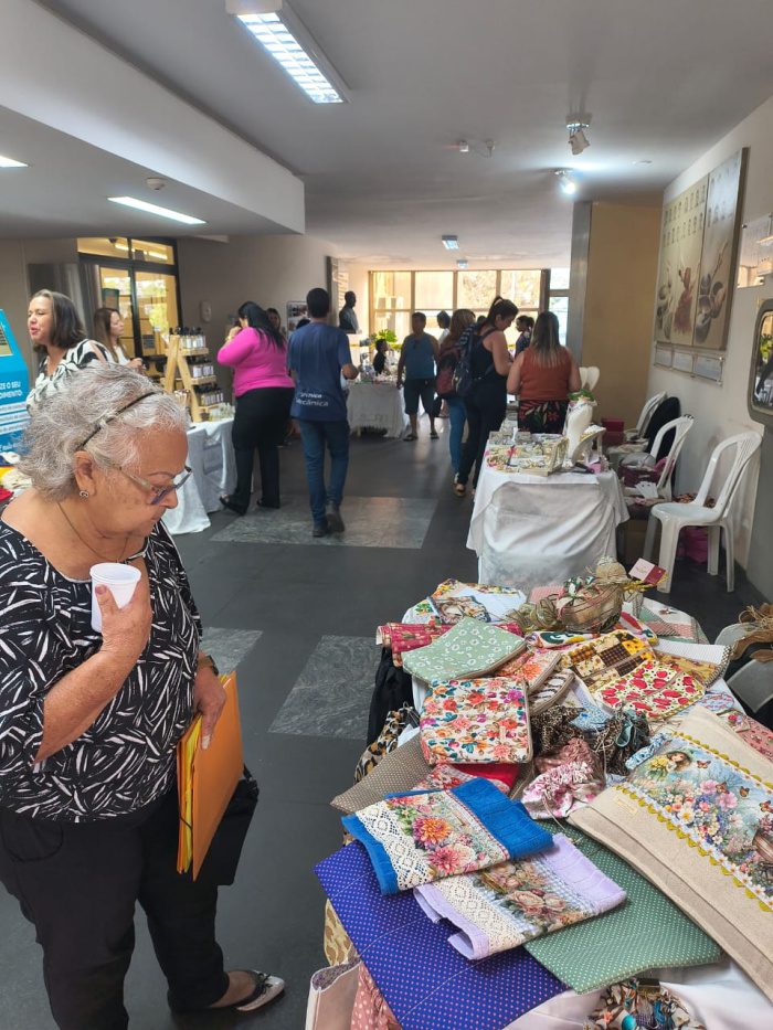 Feira em Vitória destaca empreendedorismo feminino e geração de renda