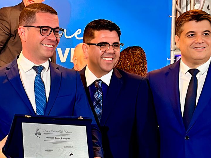 Homenagens e articulação política marcam atuação de Devanir Ferreira em Vila Velha