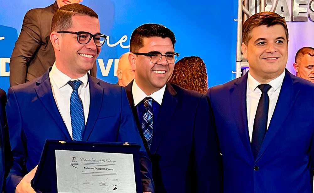 Homenagens e articulação política marcam atuação de Devanir Ferreira em Vila Velha