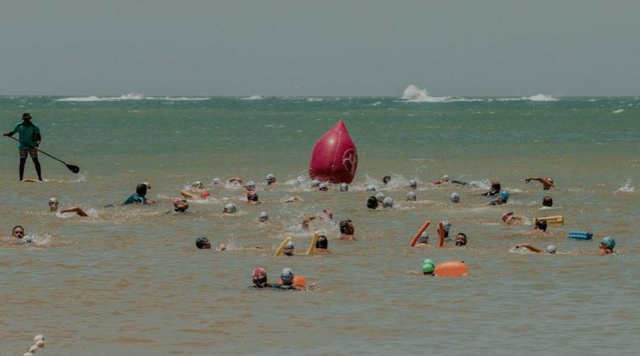 ​​​​​​​​​​​​​​​​​​​​​​​​​​​​​​​​​​​​​​​​​​​​​​​​Grupo Tubarões Cansados celebra 10 anos com travessia de natação em Vila Velha