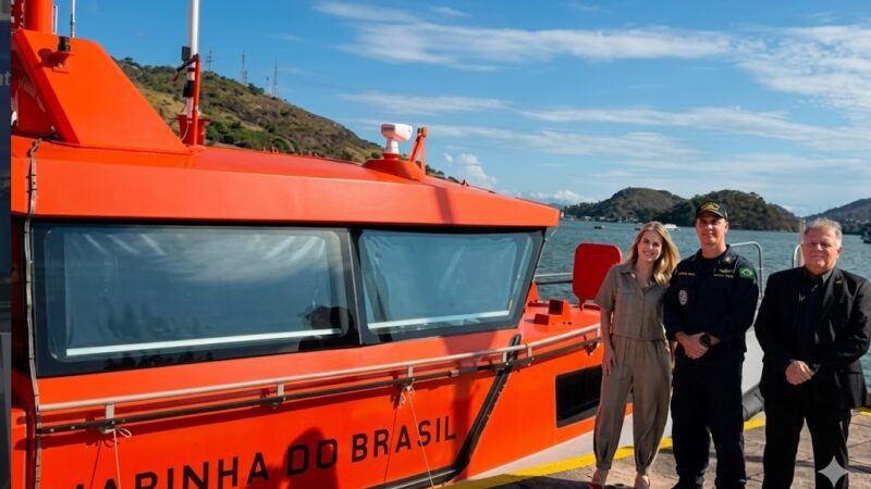 Soraya Manato celebra chegada da primeira lancha de Busca e Salvamento do Estado