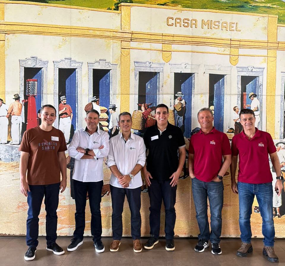 Lorenzo Pazolini e Erick Musso visitam a Real Café e recebem sugestões do setor cafeeiro