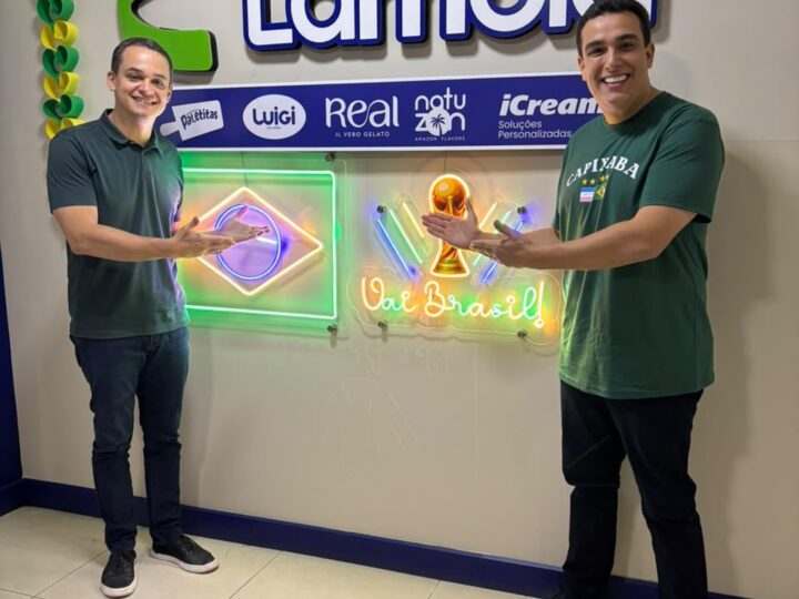 Em Piúma, Pazolini e Erick Musso destacam geração de empregos durante visita à Paletitas