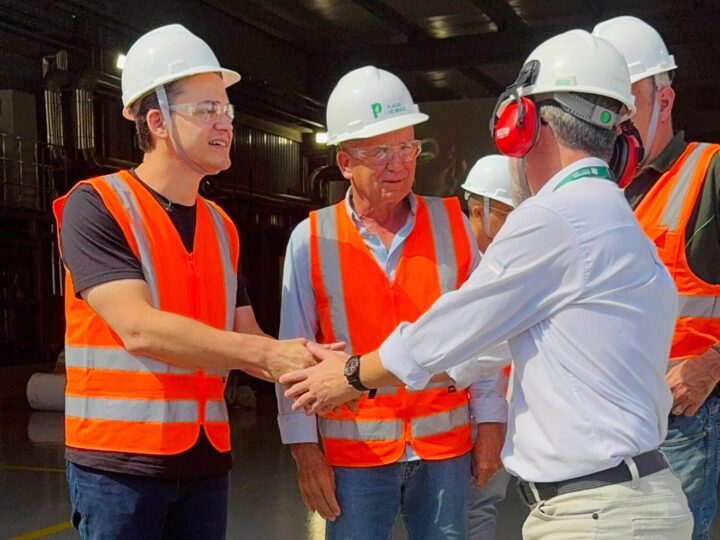 Em visita à Placas do Brasil, Pazolini destaca potencial industrial de Pinheiros e a força da geração de empregos no Norte do Espírito Santo