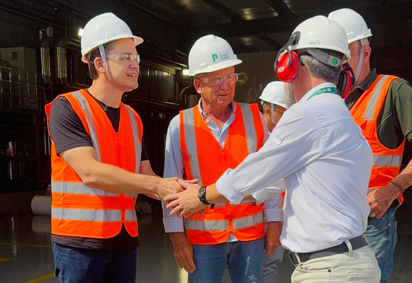 Em visita à Placas do Brasil, Pazolini destaca potencial industrial de Pinheiros e a força da geração de empregos no Norte do Espírito Santo
