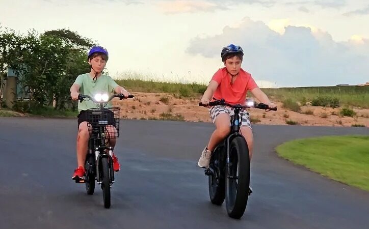Bicicletas elétricas: proposta de Dr. Victor Linhalis cria idade mínima, exige capacete e limita velocidade