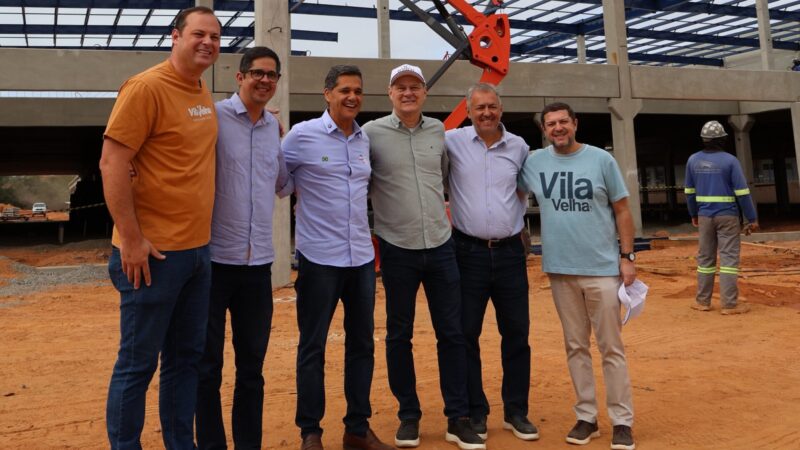 Com Dr. Victor Linhalis, Luciano Hang acompanha avanço da nova Havan em Vila Velha
