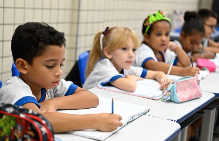 Vitória alcança maior nota da história no IDEB e lidera entre as capitais do Sudeste
