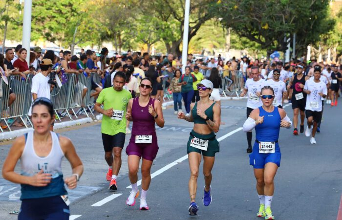 Maratona de Vitória reúne mais de 9 mil corredores e movimenta a capital