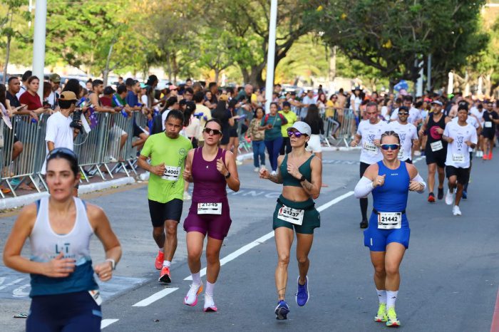 Maratona de Vitória reúne mais de 9 mil corredores e movimenta a capital