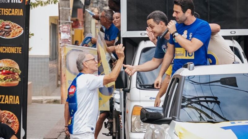 Moradores recebem Pazolini com entusiasmo durante caminhada por Cachoeiro