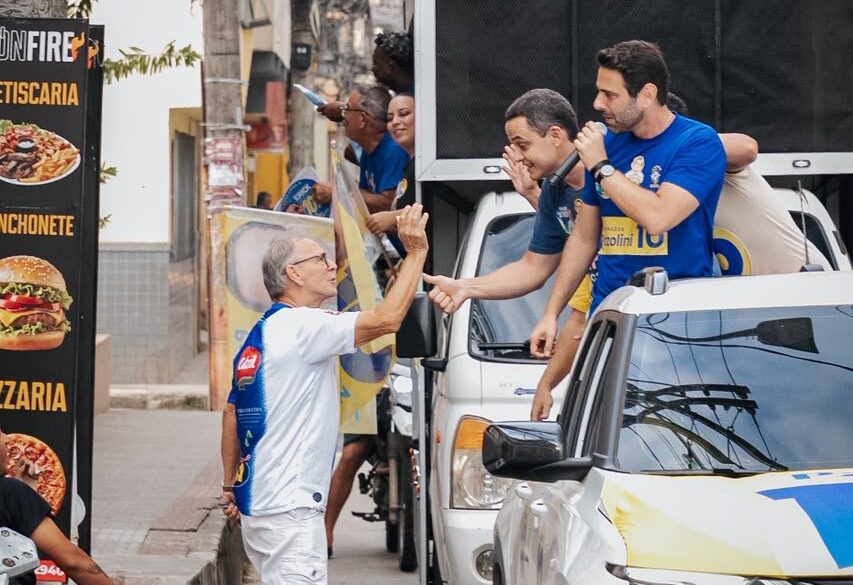 Moradores recebem Pazolini com entusiasmo durante caminhada por Cachoeiro