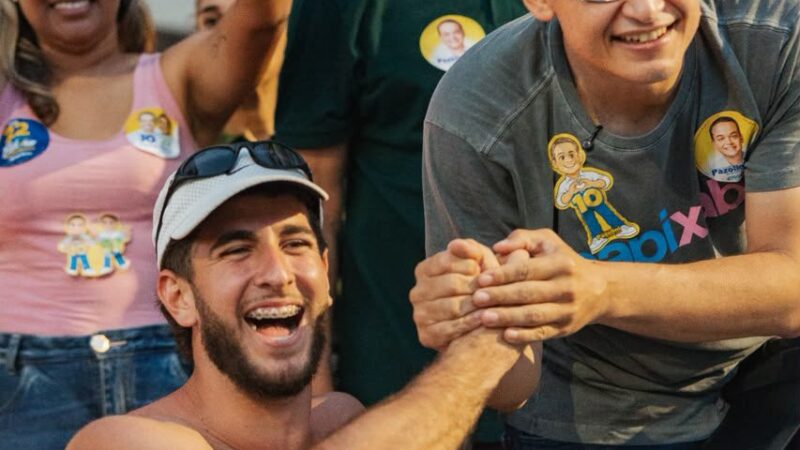 Vila Velha nas ruas com o 10: Pazolini caminha de Itaparica à Praia da Costa e recebe manifestações de apoio