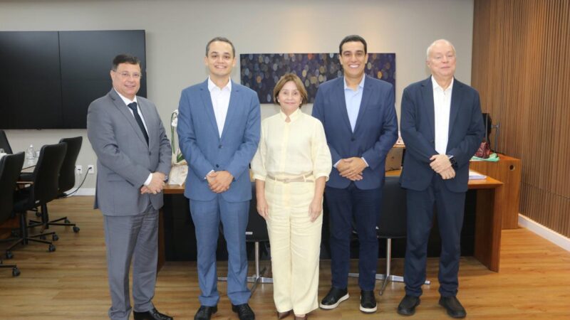 Pazolini reafirma respeito à autonomia dos Poderes durante visita ao Tribunal de Justiça