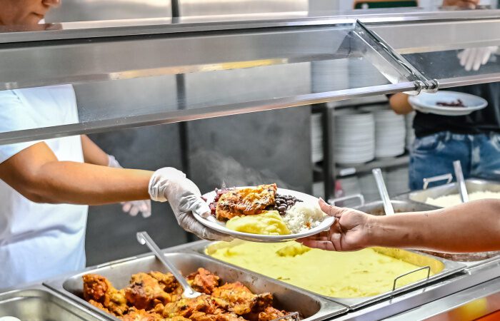 Restaurante Popular de Vitória reduz filas com sistema digital desenvolvido por servidores municipais