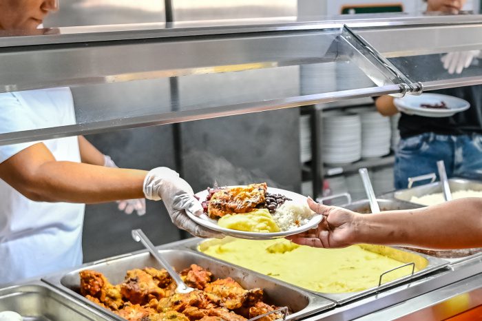 Restaurante Popular de Vitória reduz filas com sistema digital desenvolvido por servidores municipais